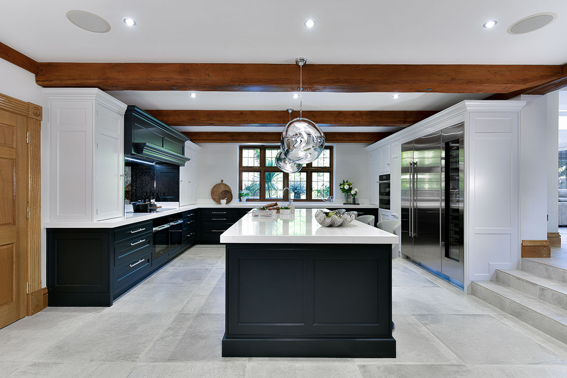Grand Shaker Kitchen And Breakfast Room