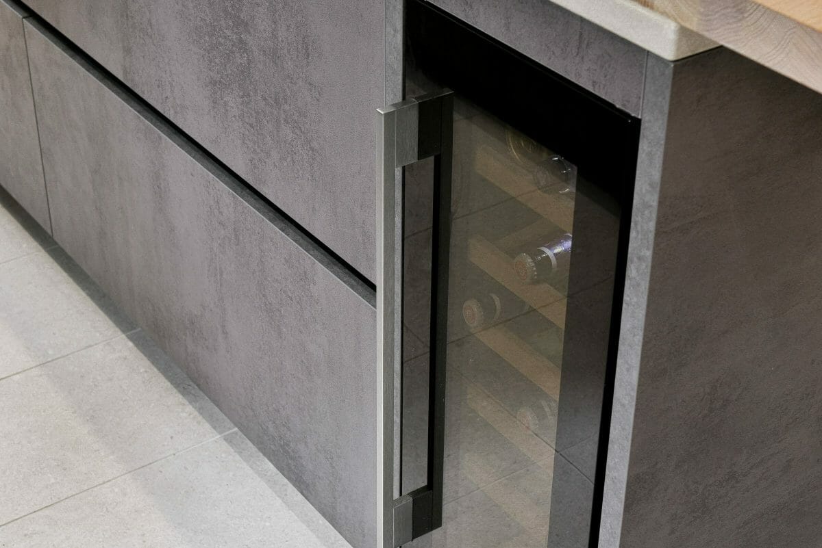Handleless Concrete Effect Kitchen