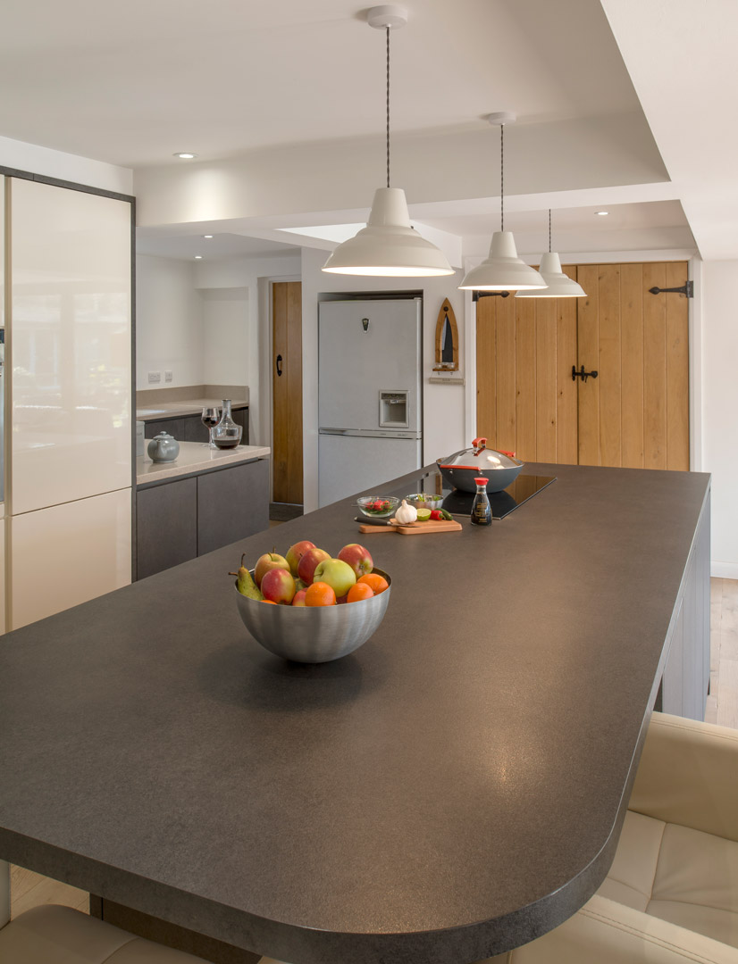 Two-tone German kitchen, detail 4