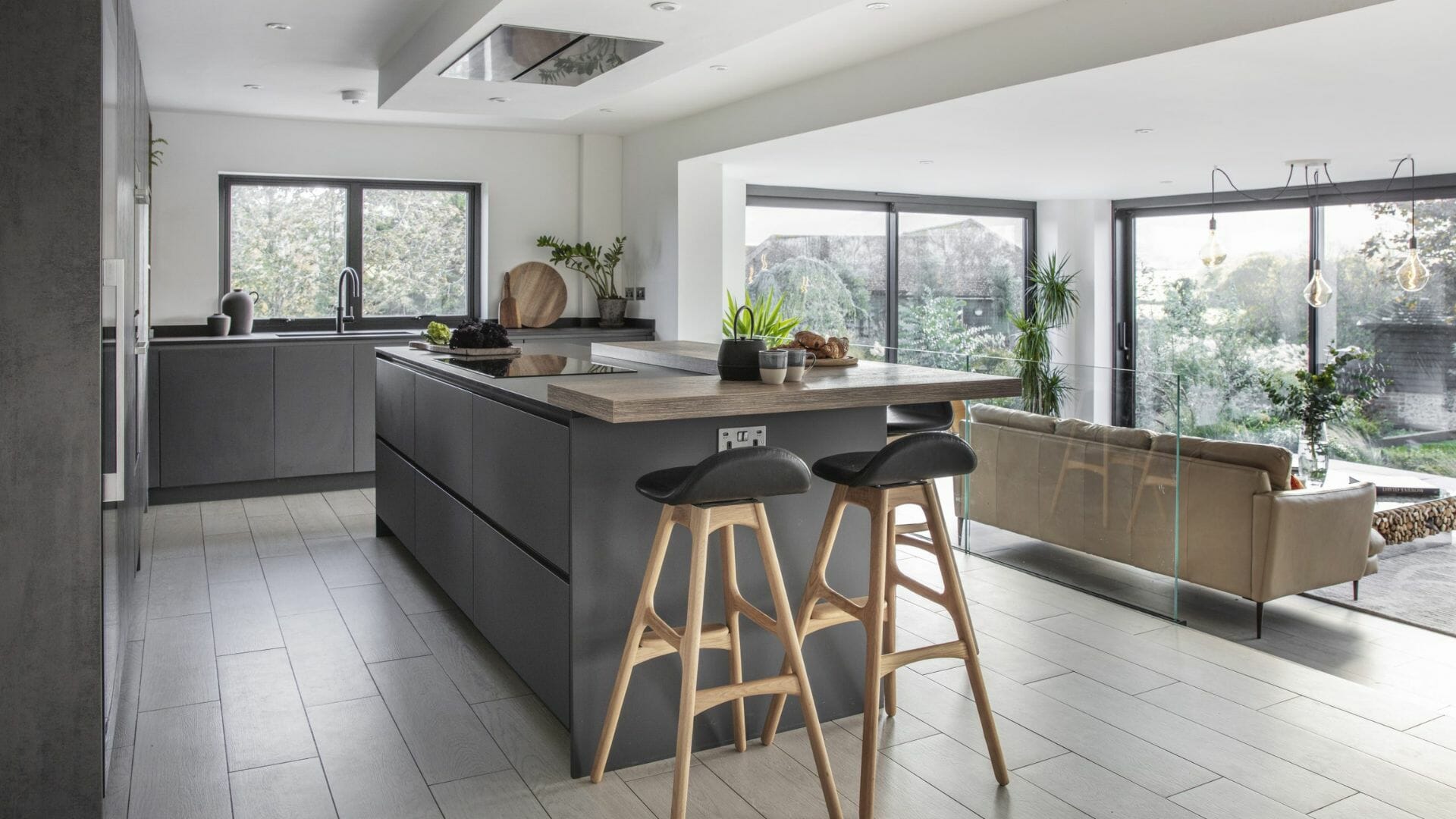 MODERN MATT BLACK KITCHEN Landscape (2) MODERN MATT BLACK KITCHEN