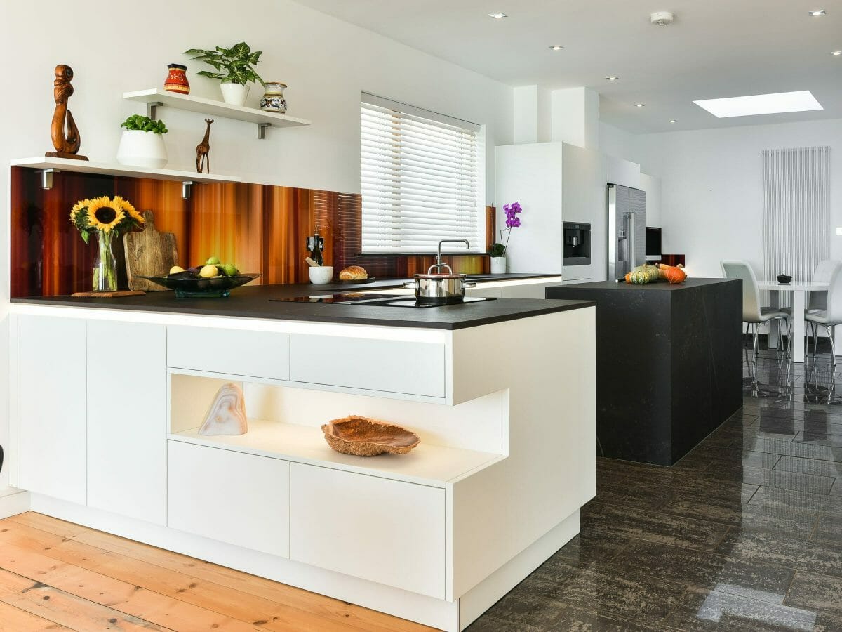 Luxury Seaside Kitchen & Stone Clad Island