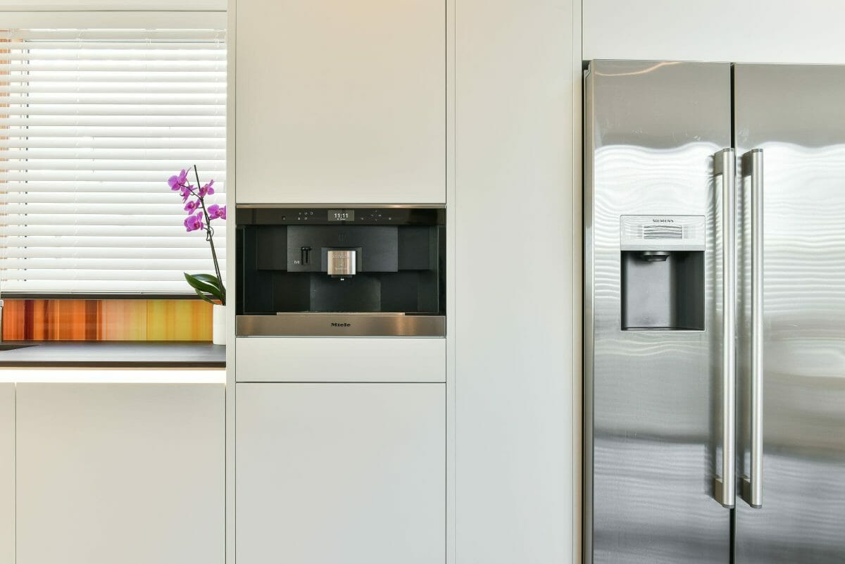 Luxury Seaside Kitchen & Stone Clad Island