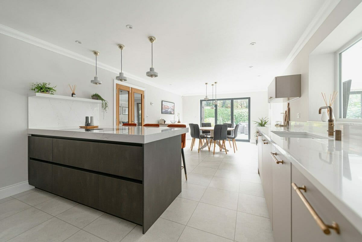 Timeless Flat Door Kitchen With Brass Handles
