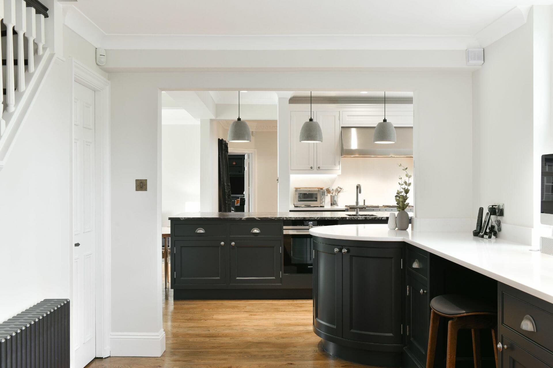 Ashley Jay Dark Shaker Kitchen (3) Ashley Jay Dark Shaker Kitchen (3)